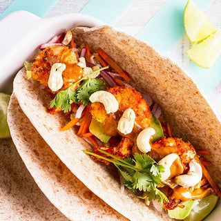 Tacos aux crevettes et sauce piquante à la cacahuète Tacos aux crevettes et sauce piquante à la cacahuète