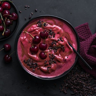 Smoothie bowl cerise-chocolat Smoothie bowl cerise-chocolat