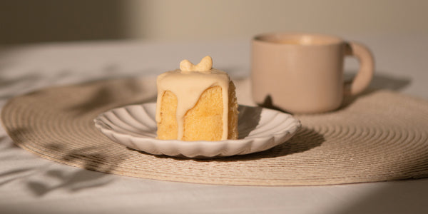 Purée de noix de cajou en topping sur un gateau