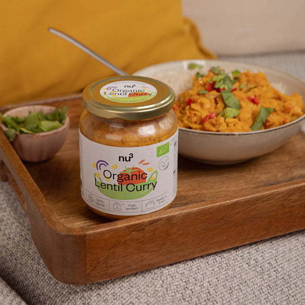 Plateau avec curry de lentilles jaunes